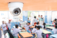 Vereador indica instalação de câmeras de segurança em escolas e creche 