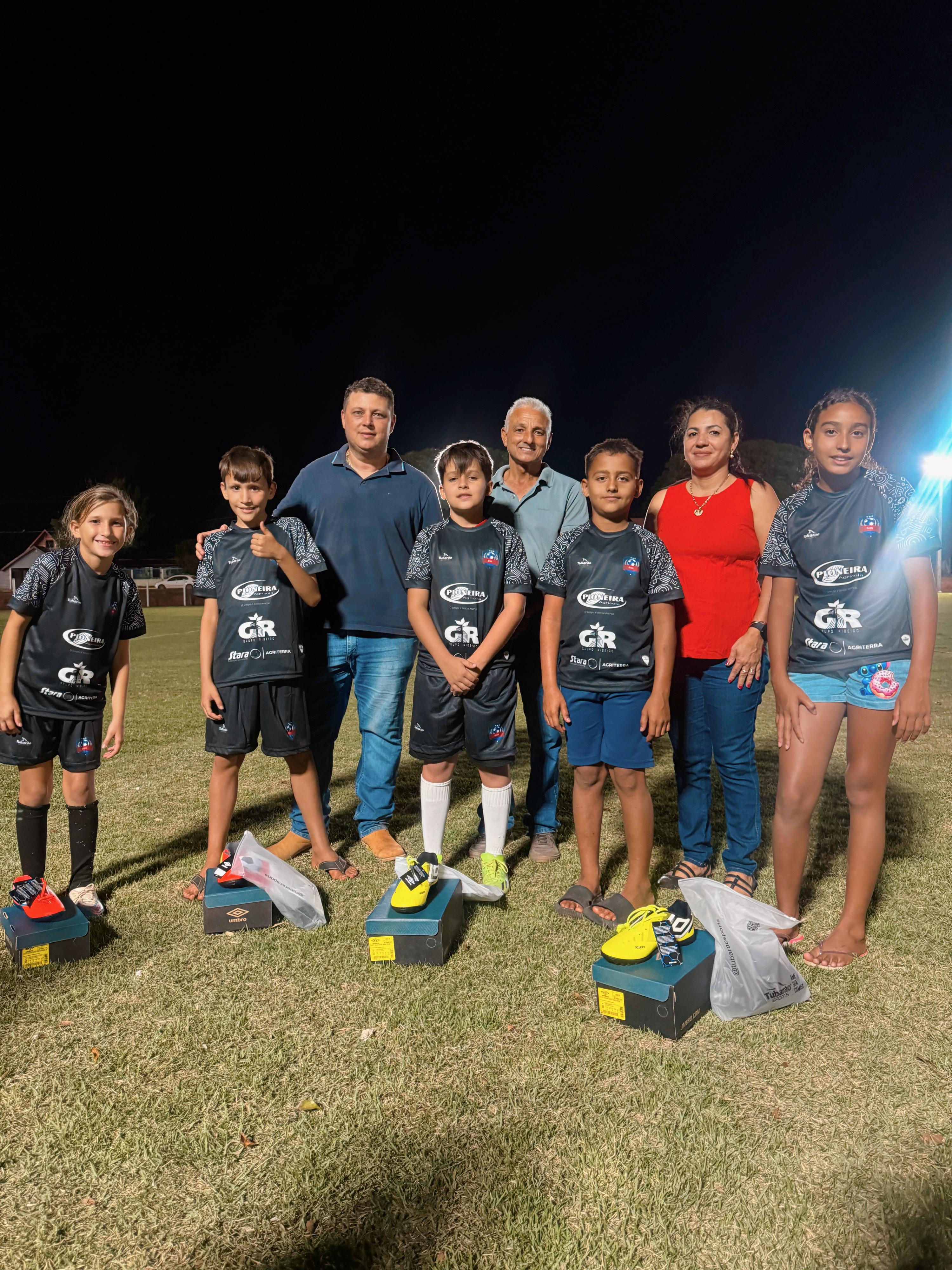 Vereadores prestigiam entrega de instrumentos musicais e materiais esportivos em Feliz Natal